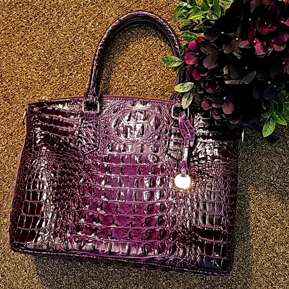 LIKE NEW! Handbag - Picture 16 of 16